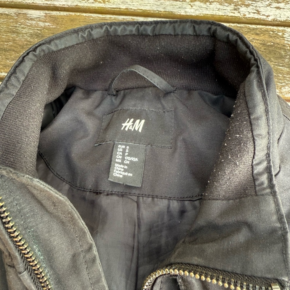 H&M Men's Classic Black Bomber Jacket - Picture 6 of 6